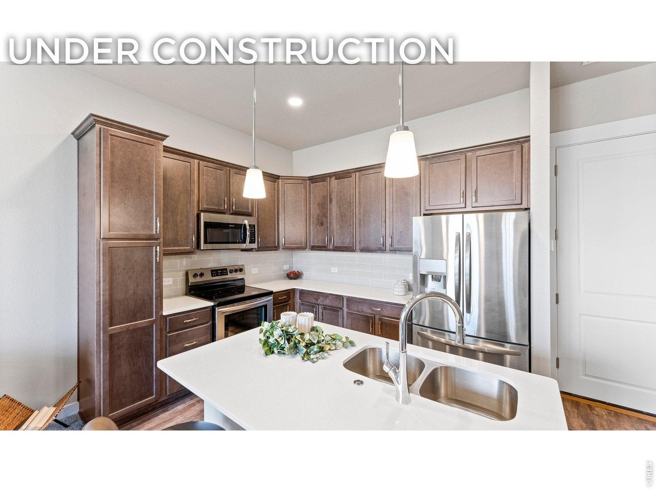 6796 Maple Leaf Dr — photo