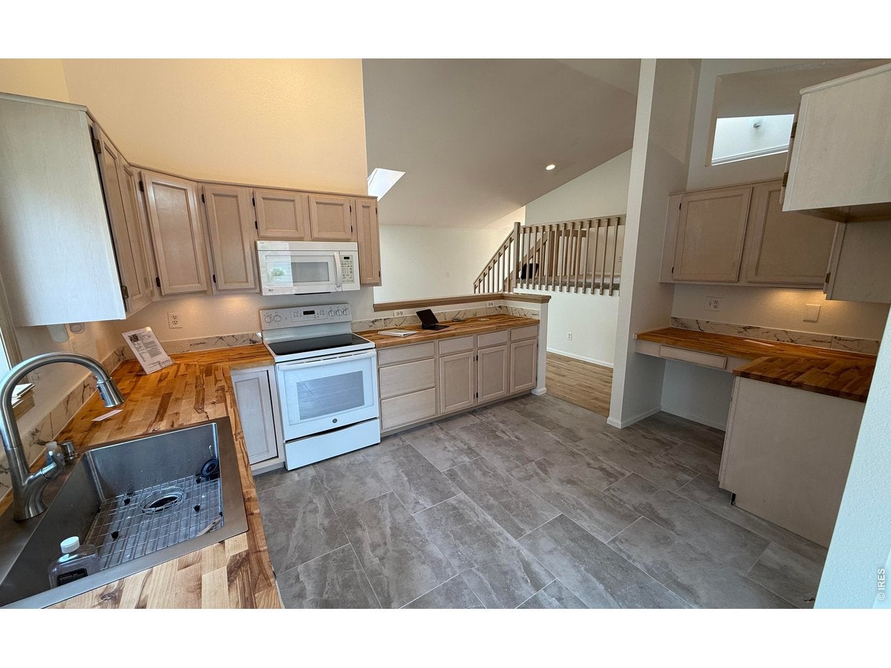 508 Creekside Ct — photo