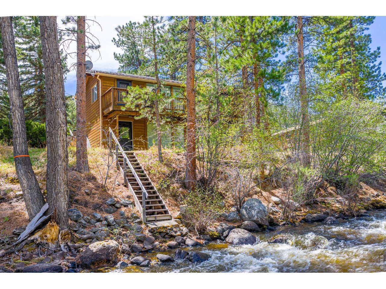 348 Crown Point Dr — photo