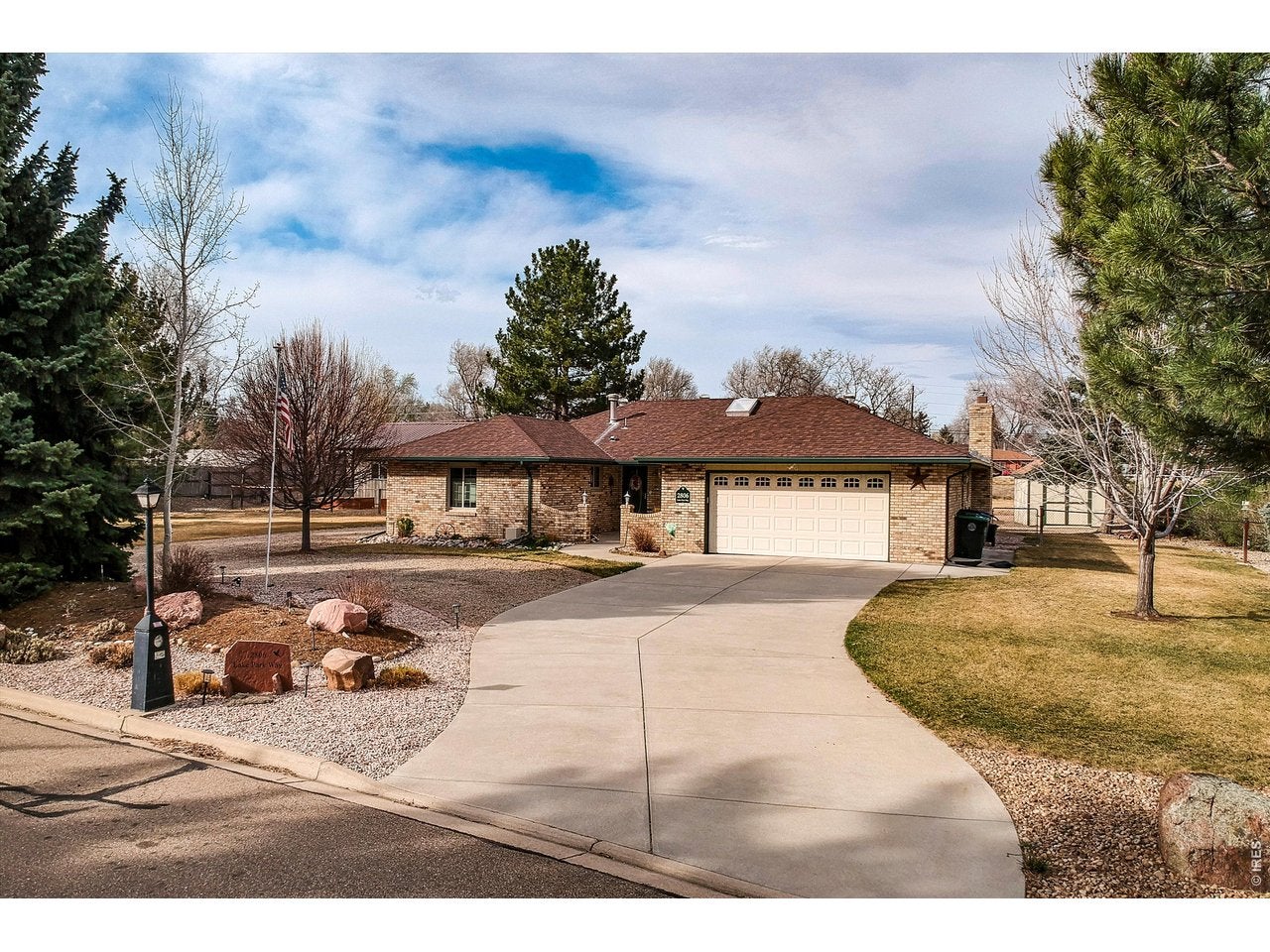 2806 Lake Park Way — photo