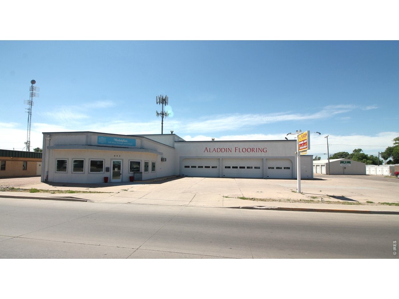 805 W Main St — photo