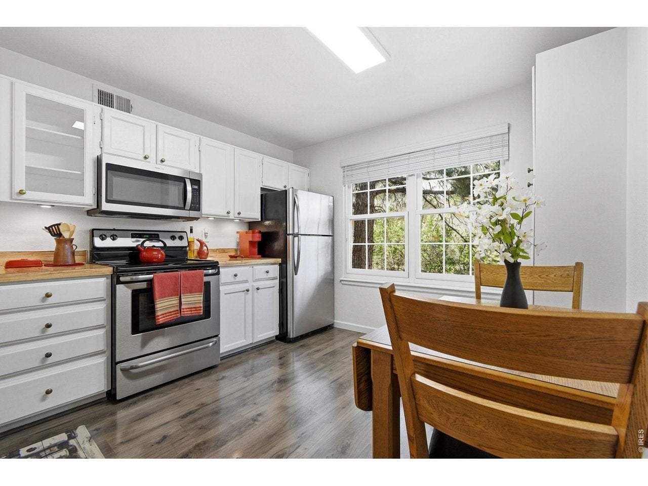 965 S Miller St 201 — photo