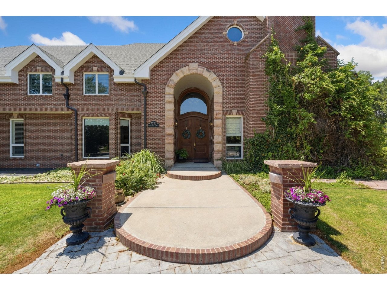 7733 Park Ridge Cir — photo