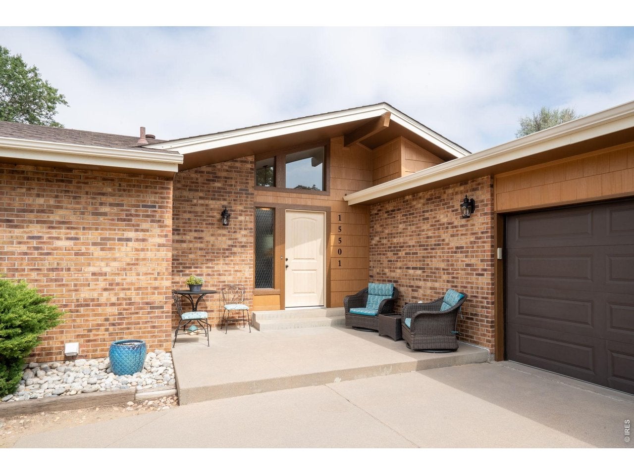 15501 Hilltop Dr — photo