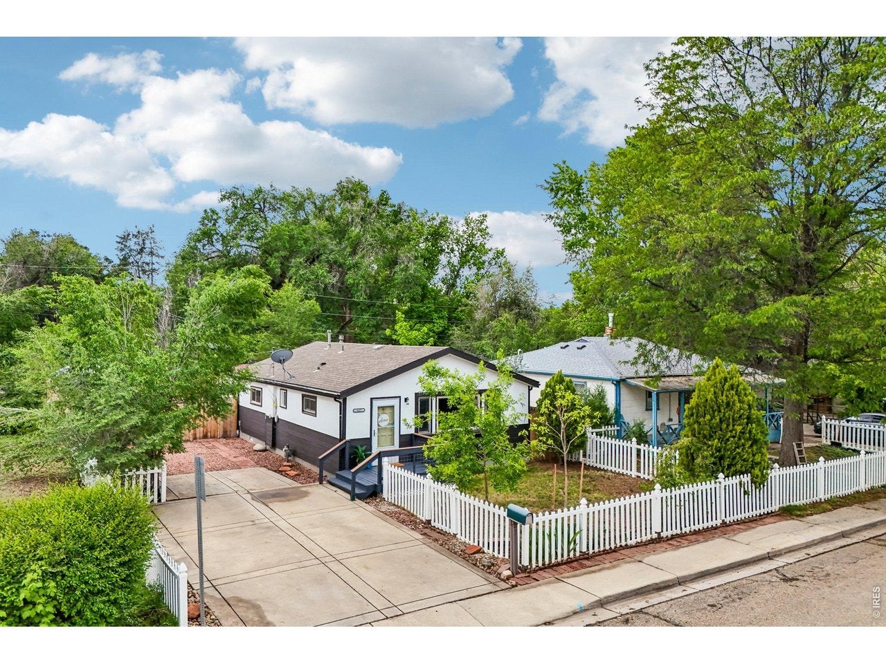 127 E Saint Clair Ave — photo