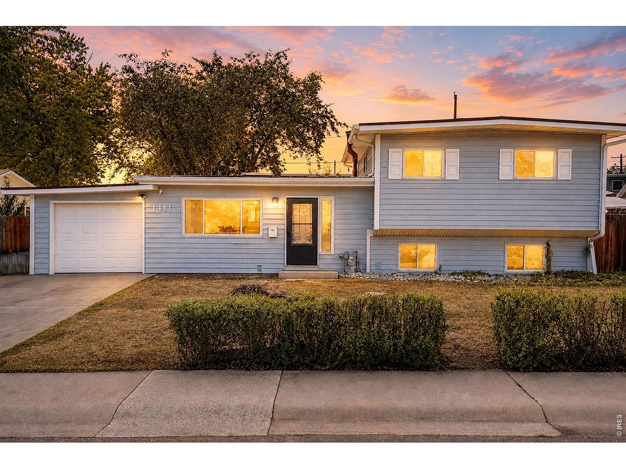1411 S Douglas Ave — photo