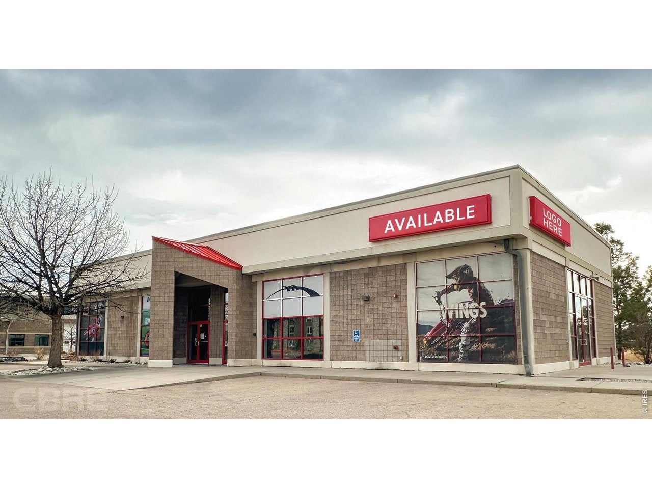858 SE Frontage Rd — photo