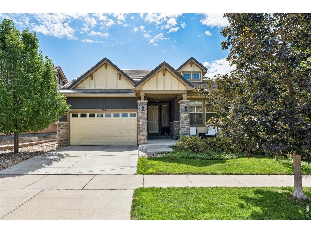 584 Indian Peaks Dr — photo