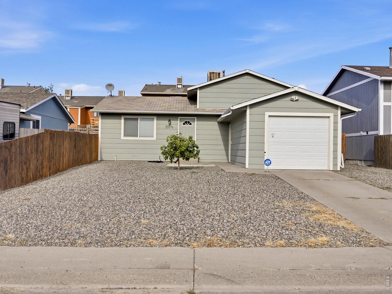 535 Garland Ct — photo