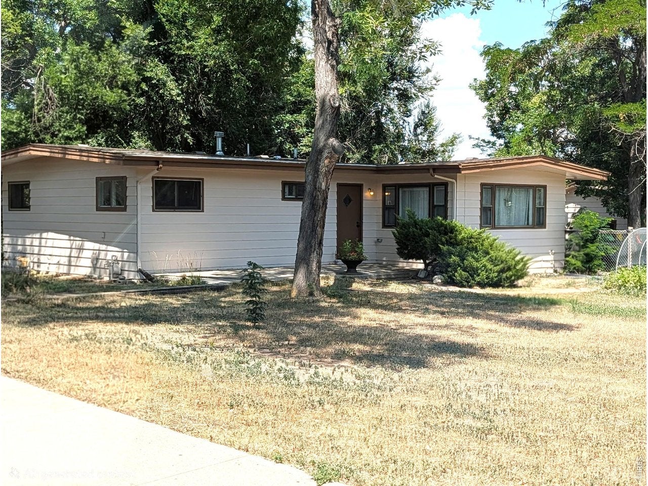 1916 S Taft Hill Rd — photo