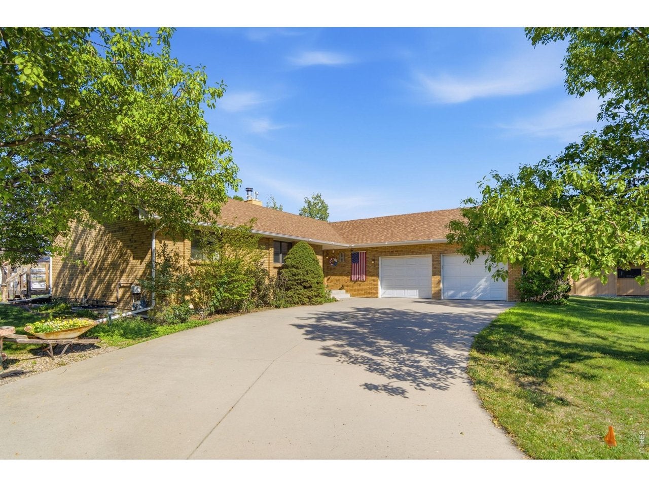 4601 N Sunshine Ct — photo