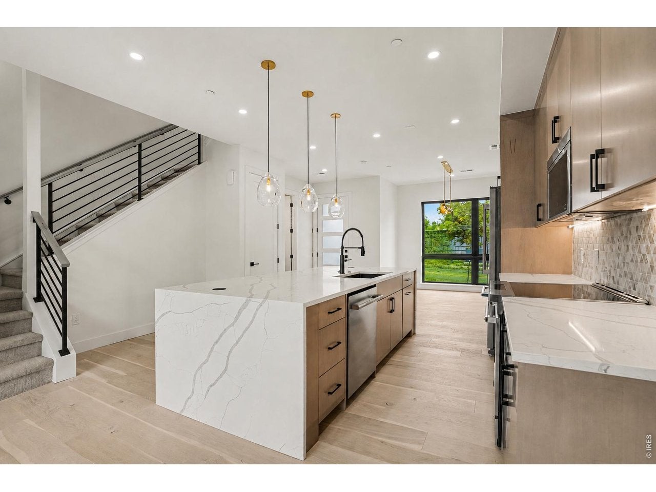 1140 Violet Ave — photo