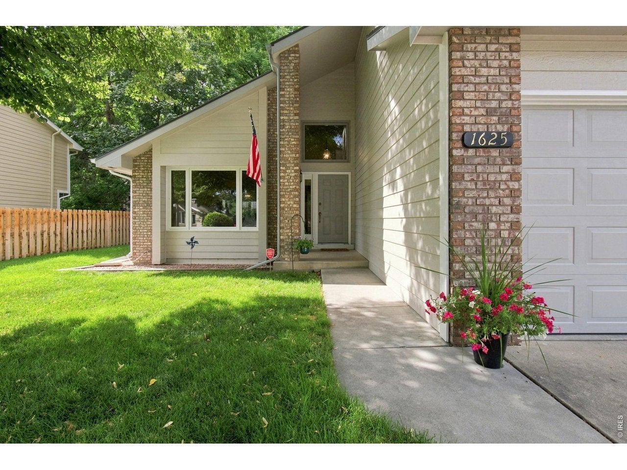 1625 Collindale Dr — photo