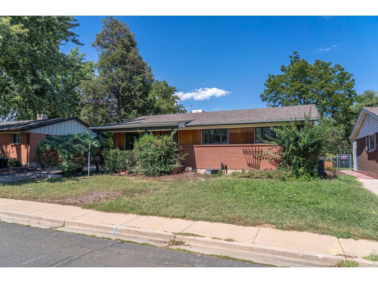 607 Lois Dr — photo