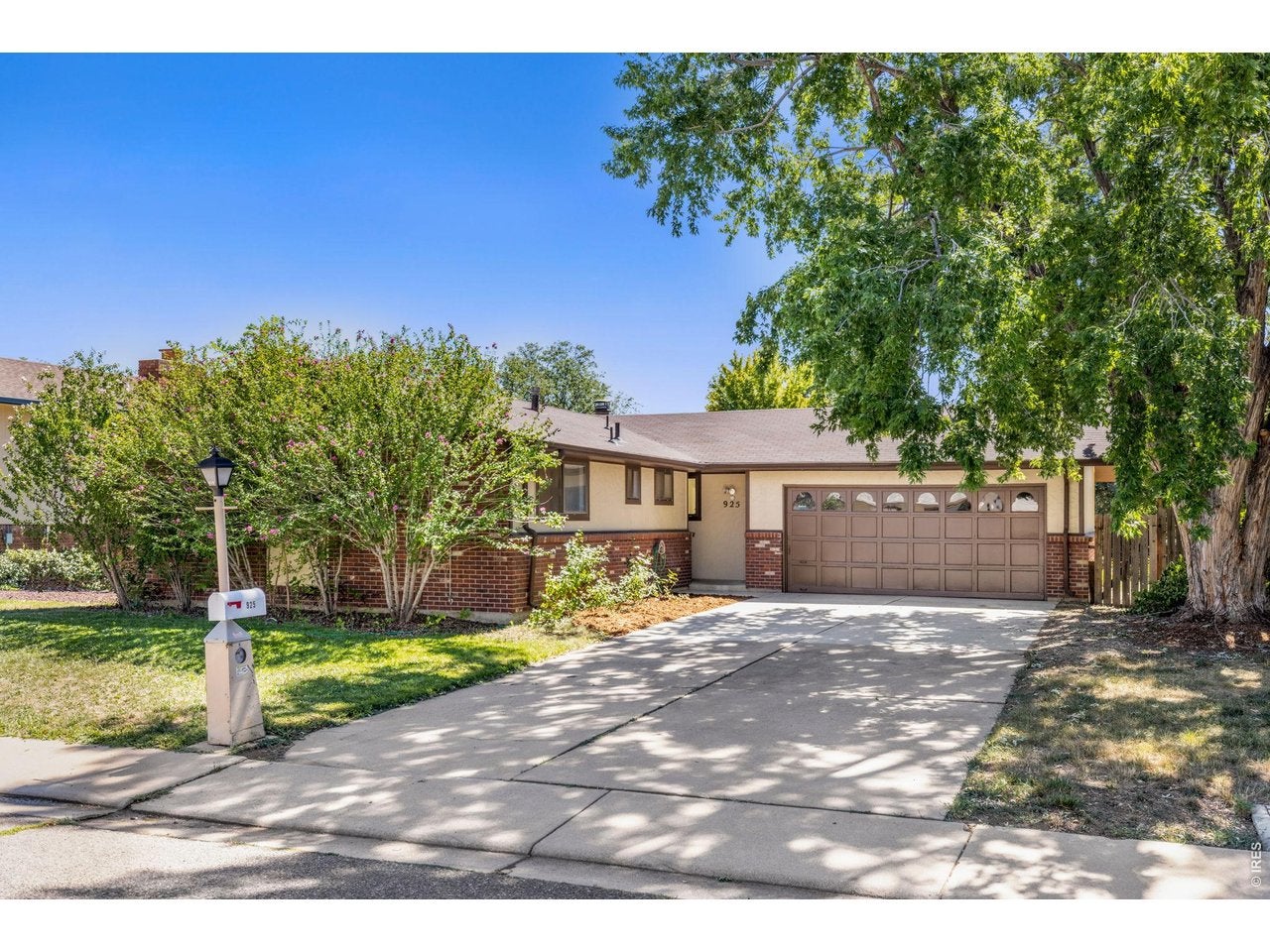 925 Bragg Pl — photo