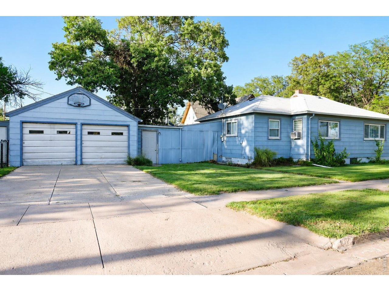 301 Adams Ave — photo