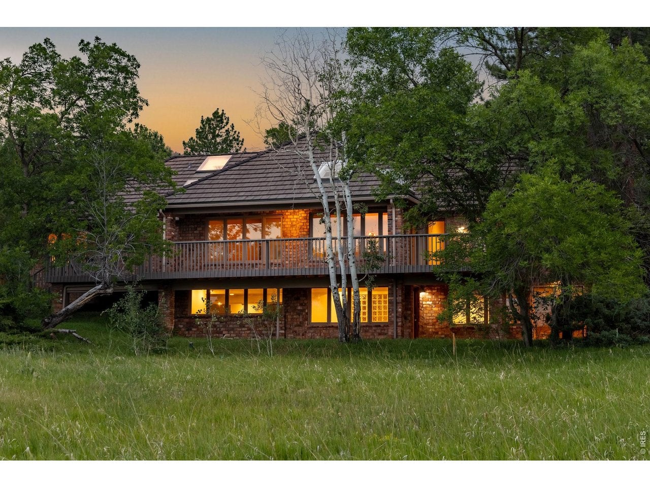 543 Linden Park Dr — photo