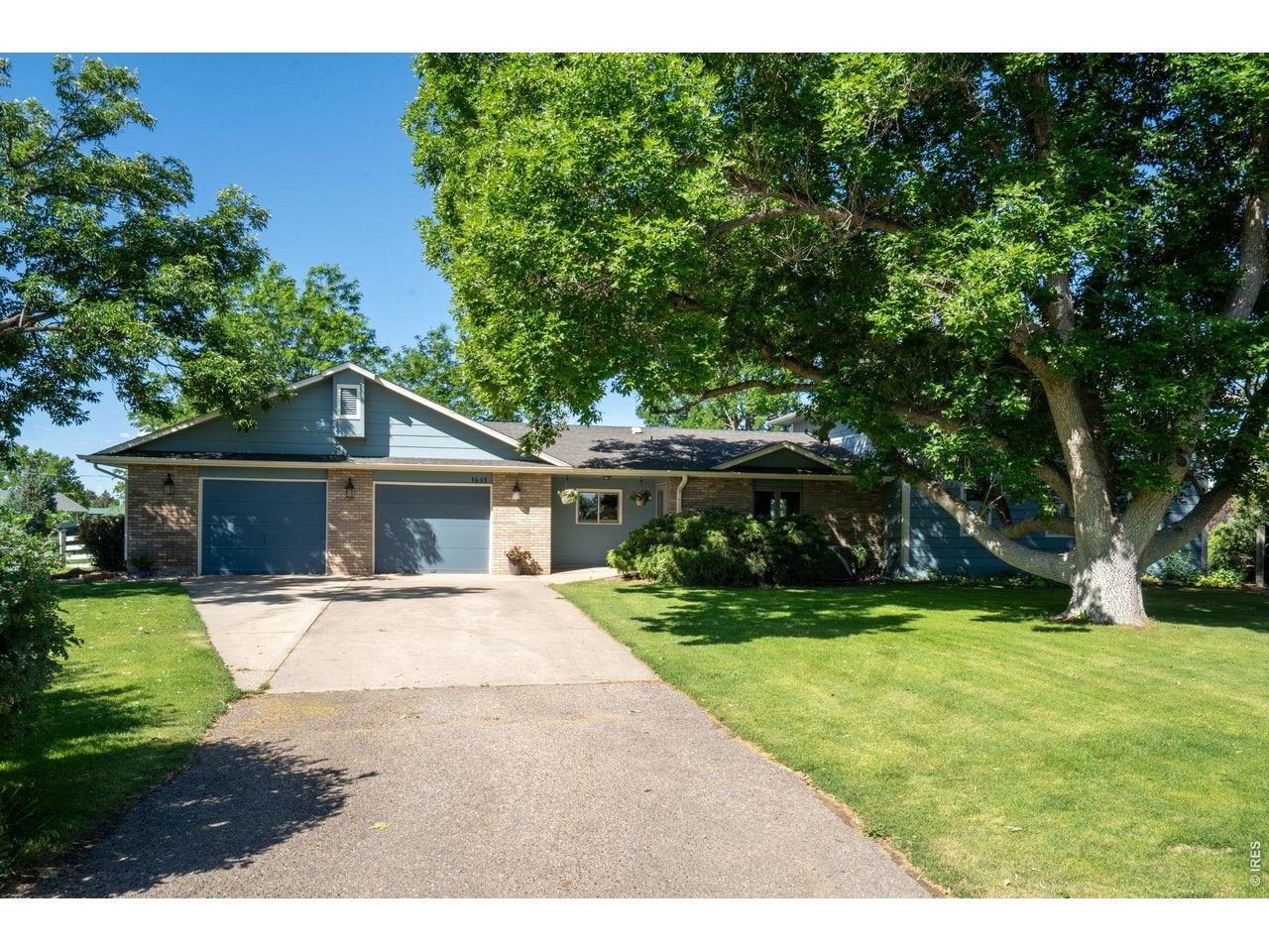 1601 Meadowaire Dr — photo
