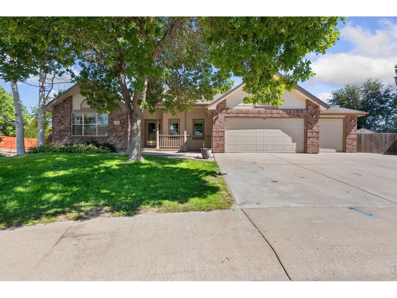 1350 Silverwood Ct — photo