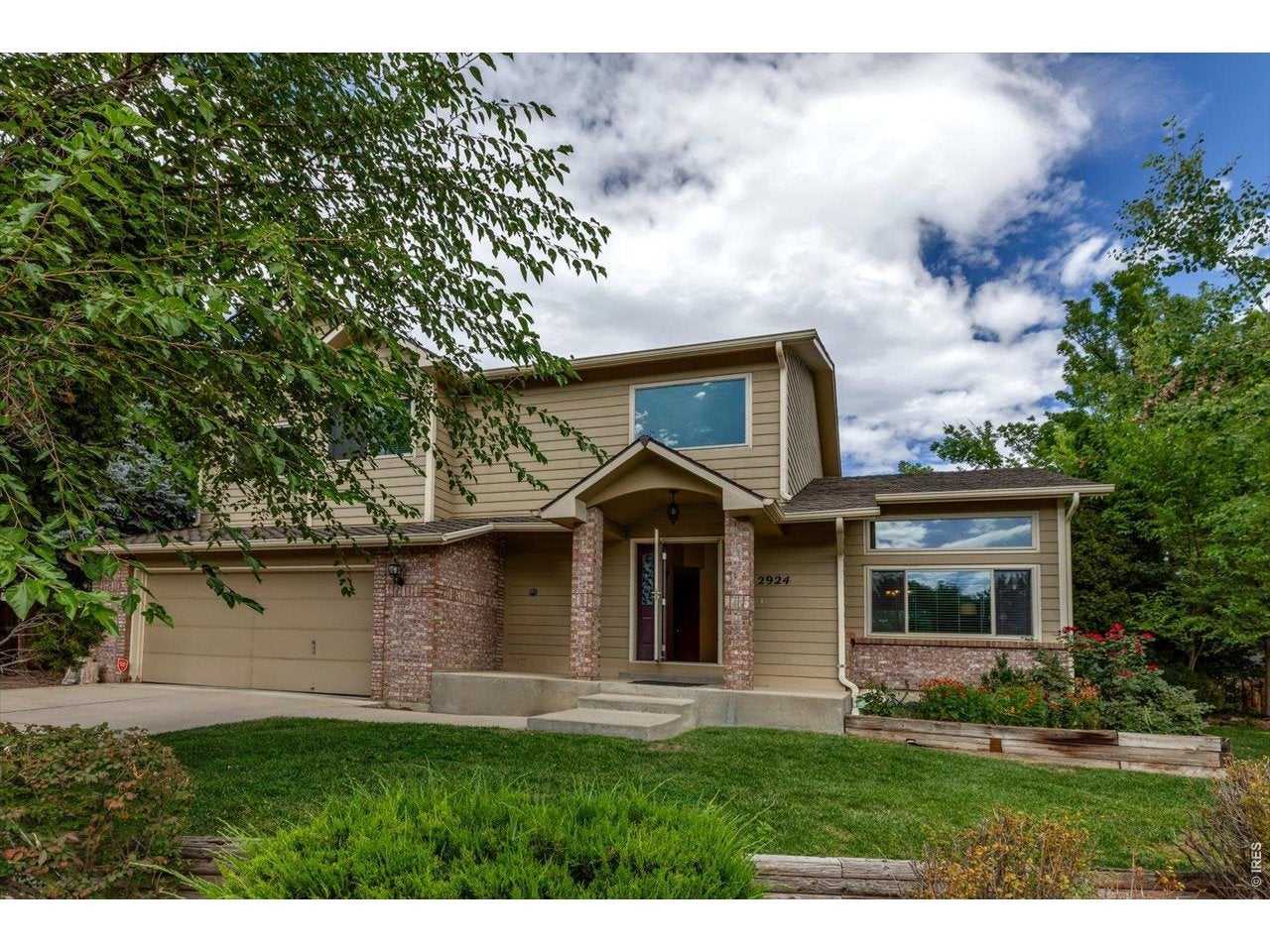 2924 Lake Park Way — photo