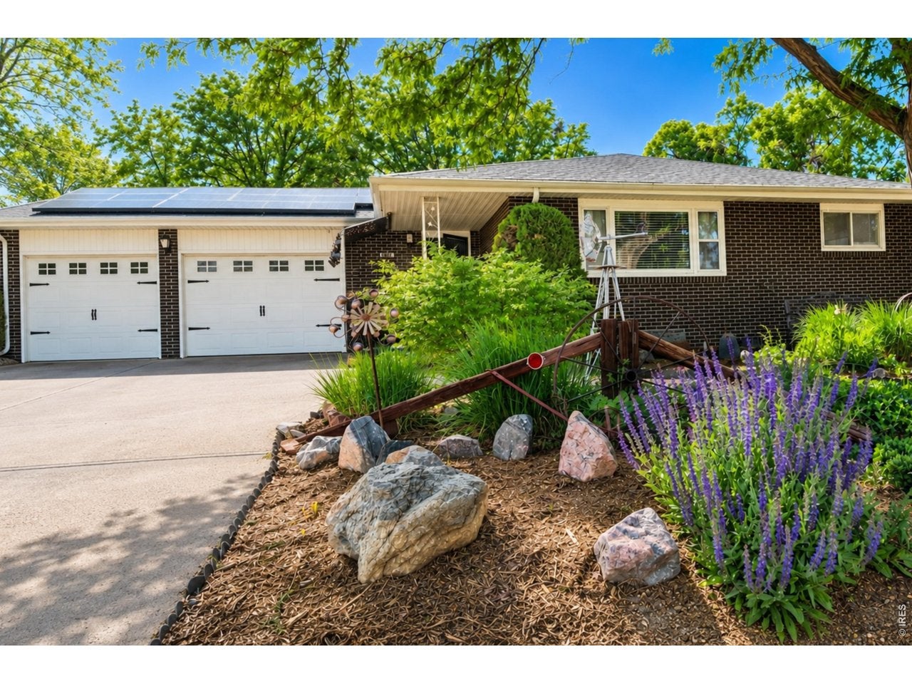 2145 Buena Vista Dr — photo