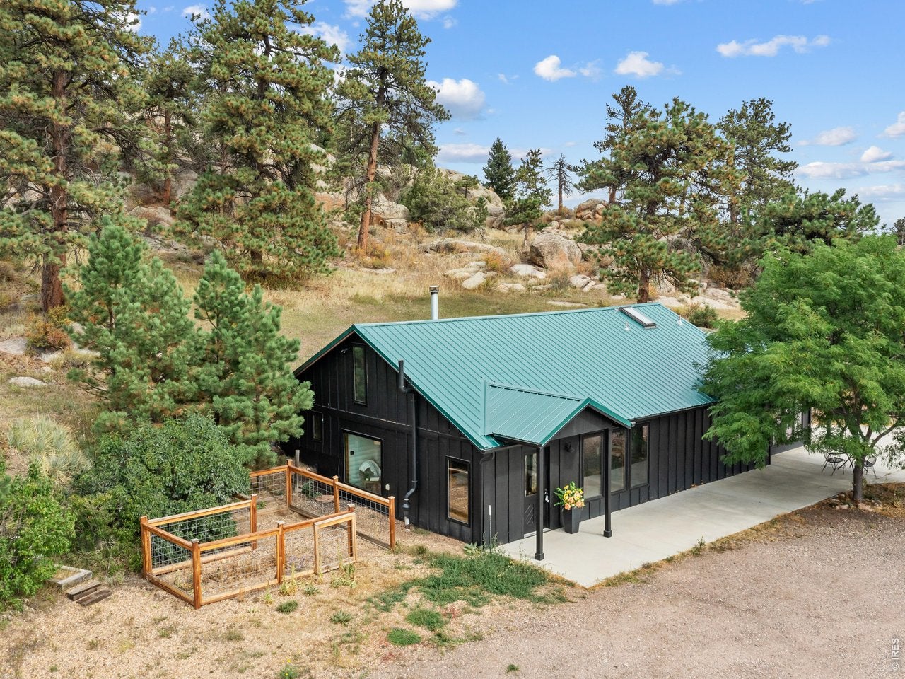 511 Green Mountain Dr — photo