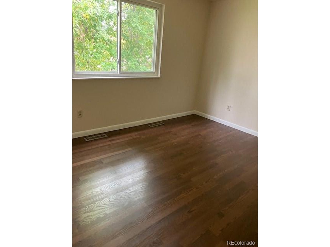 Home in Lakewood, CO 80401 — photo 2