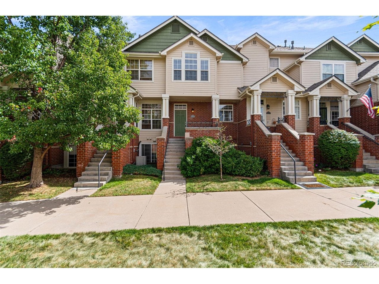 1433 S Emporia Ct — photo
