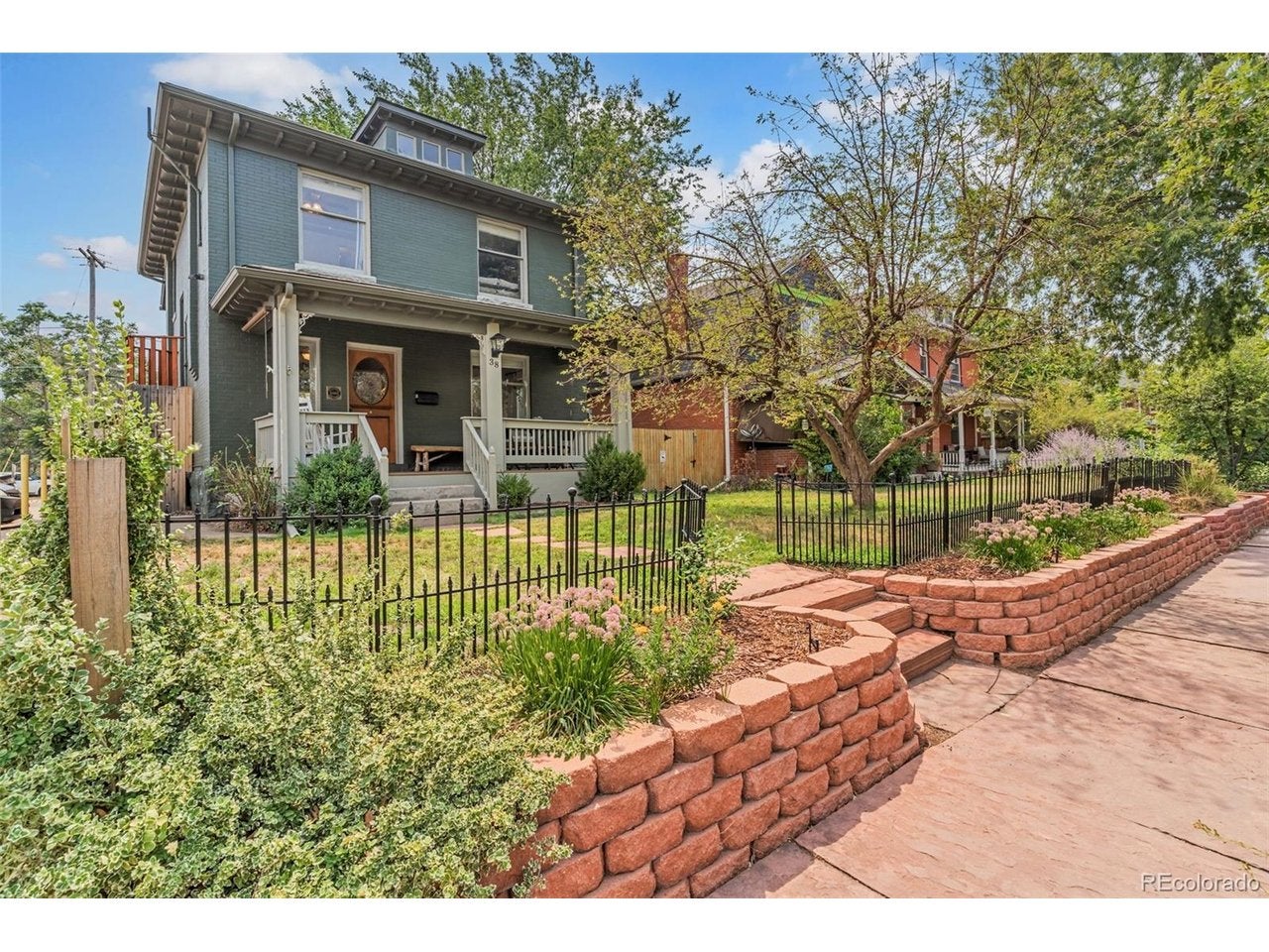 38 W Byers Pl — photo