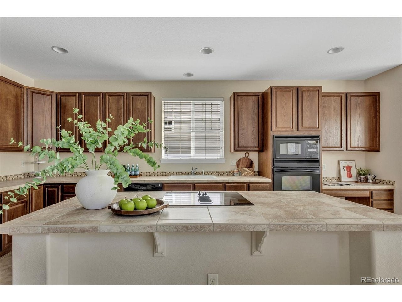 22245 E Glasgow Pl — photo