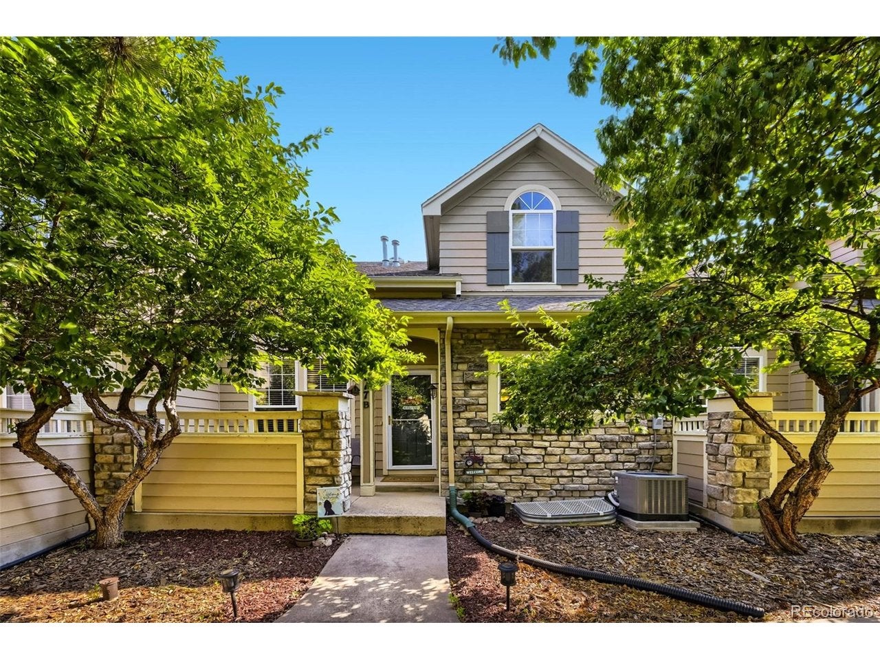 10117 Grove Loop B — photo