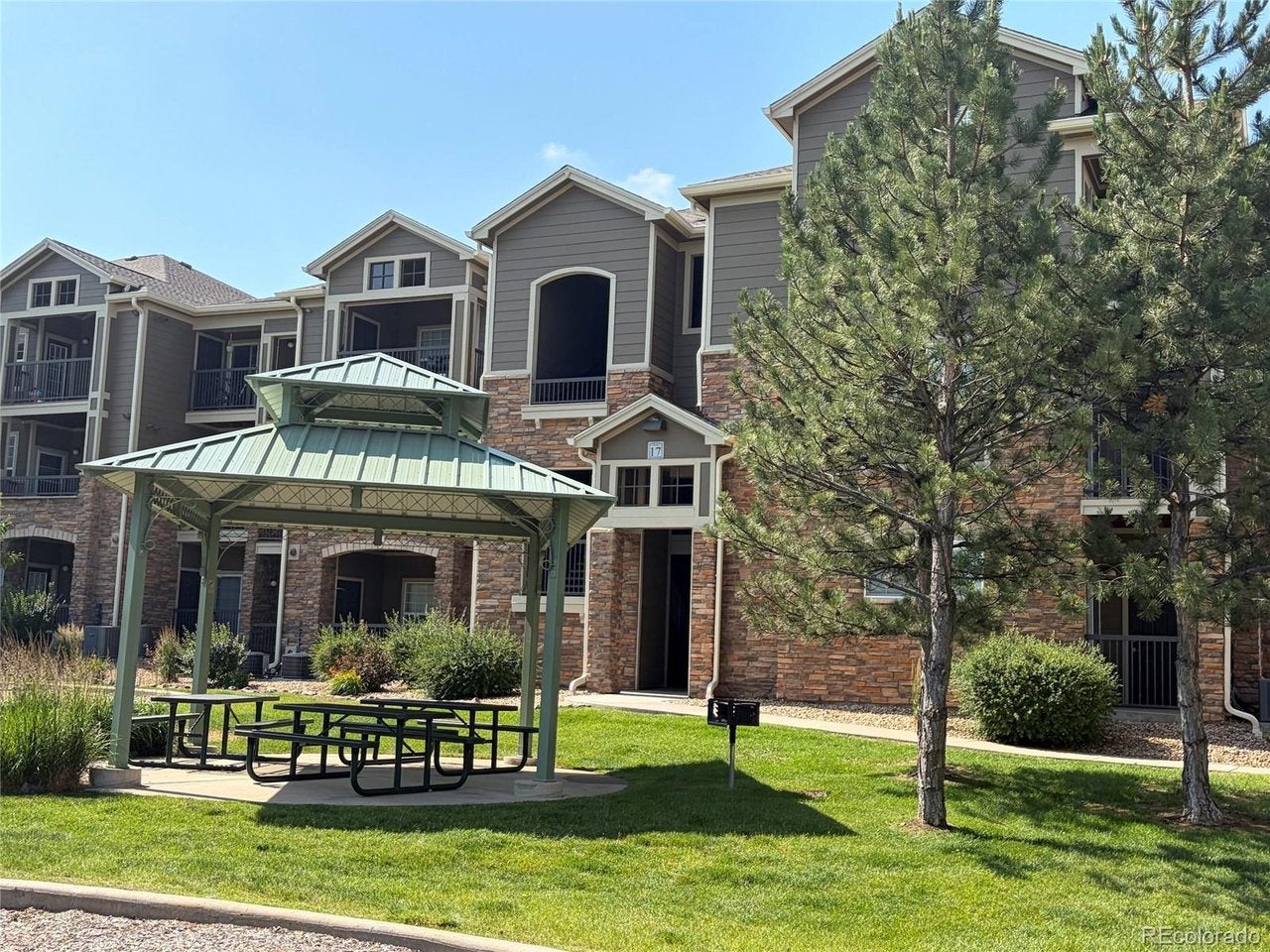 1465 Blue Sky Cir 17-104 — photo