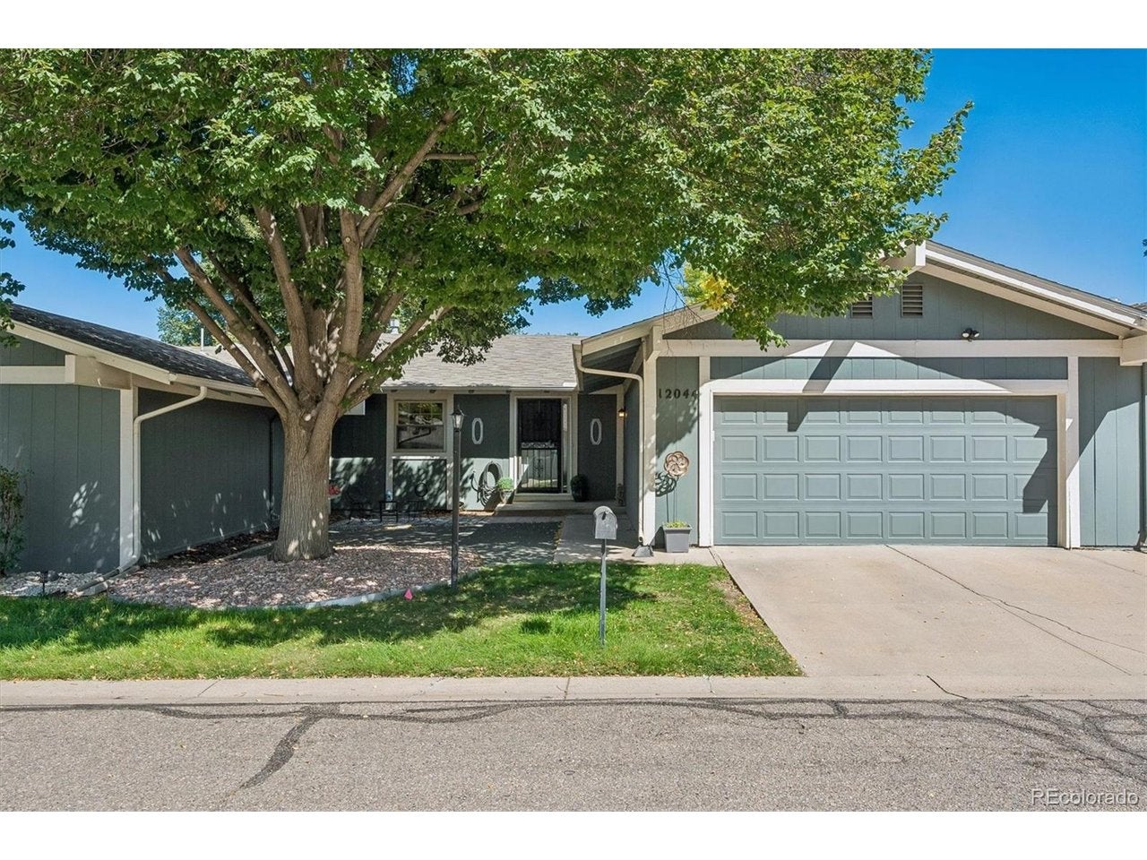 12044 E Maple Ave — photo
