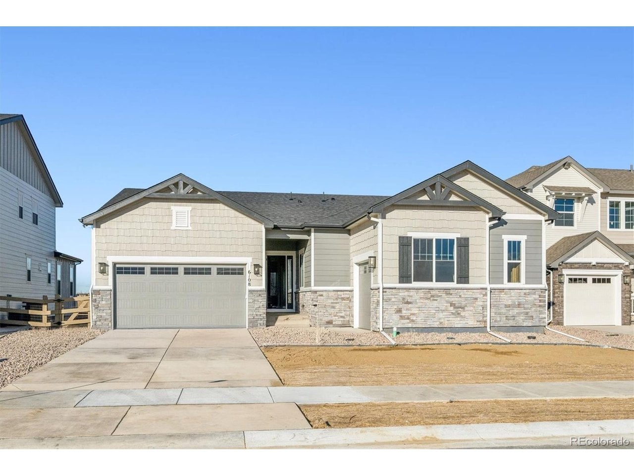 6108 Oban Rd — photo