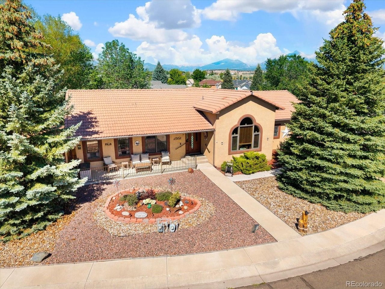 34 Rex Cir — photo