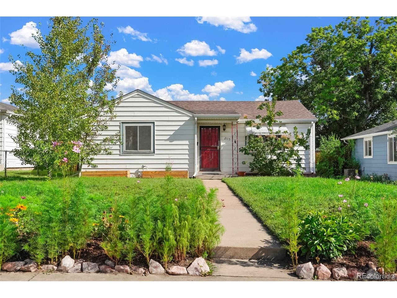 2115 W Elk Pl — photo