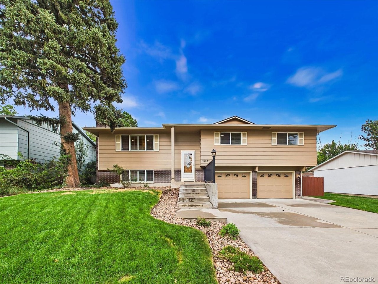 1509 Lyle Dr — photo