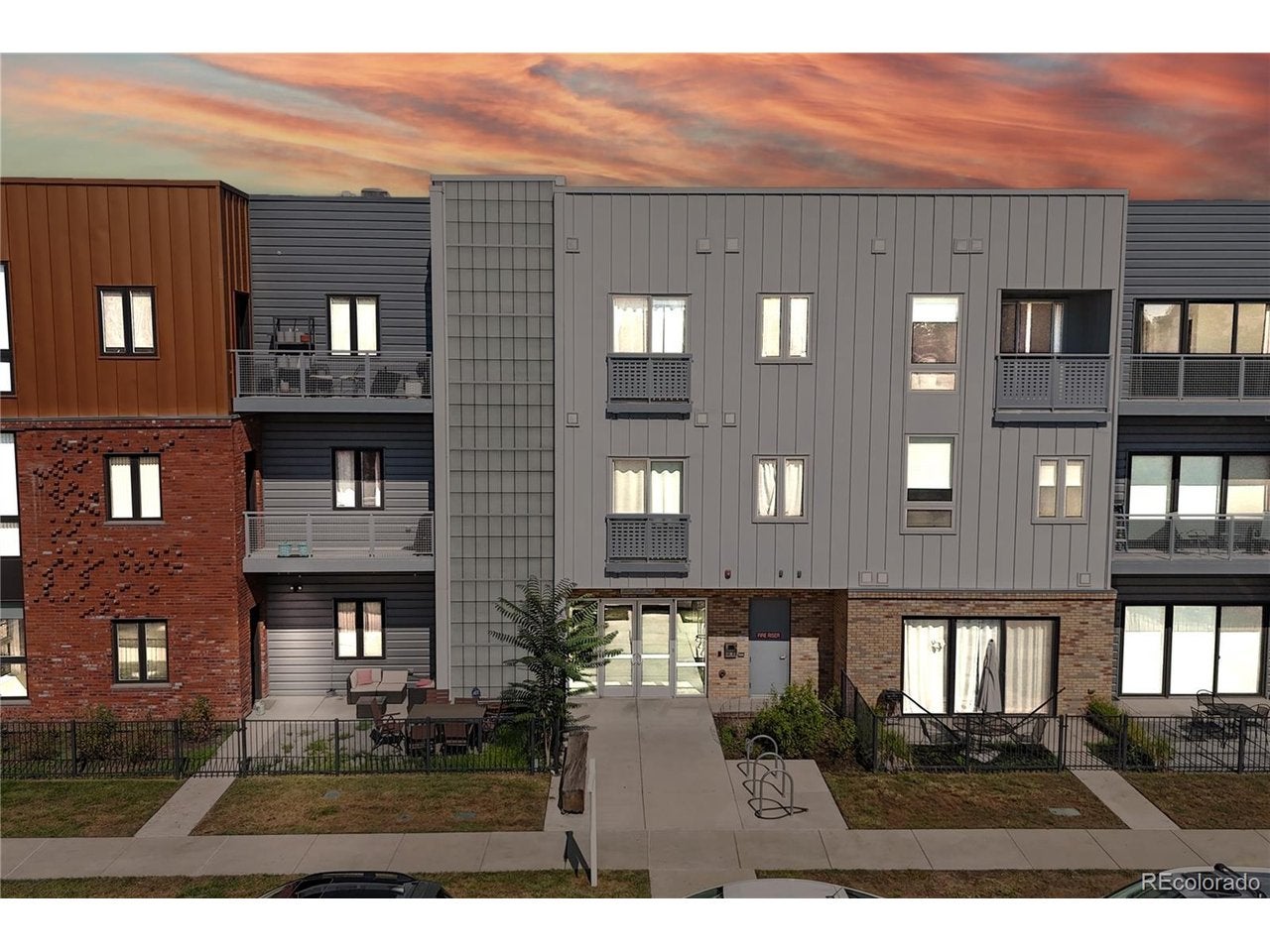 2525 Arapahoe St Rd305 — photo