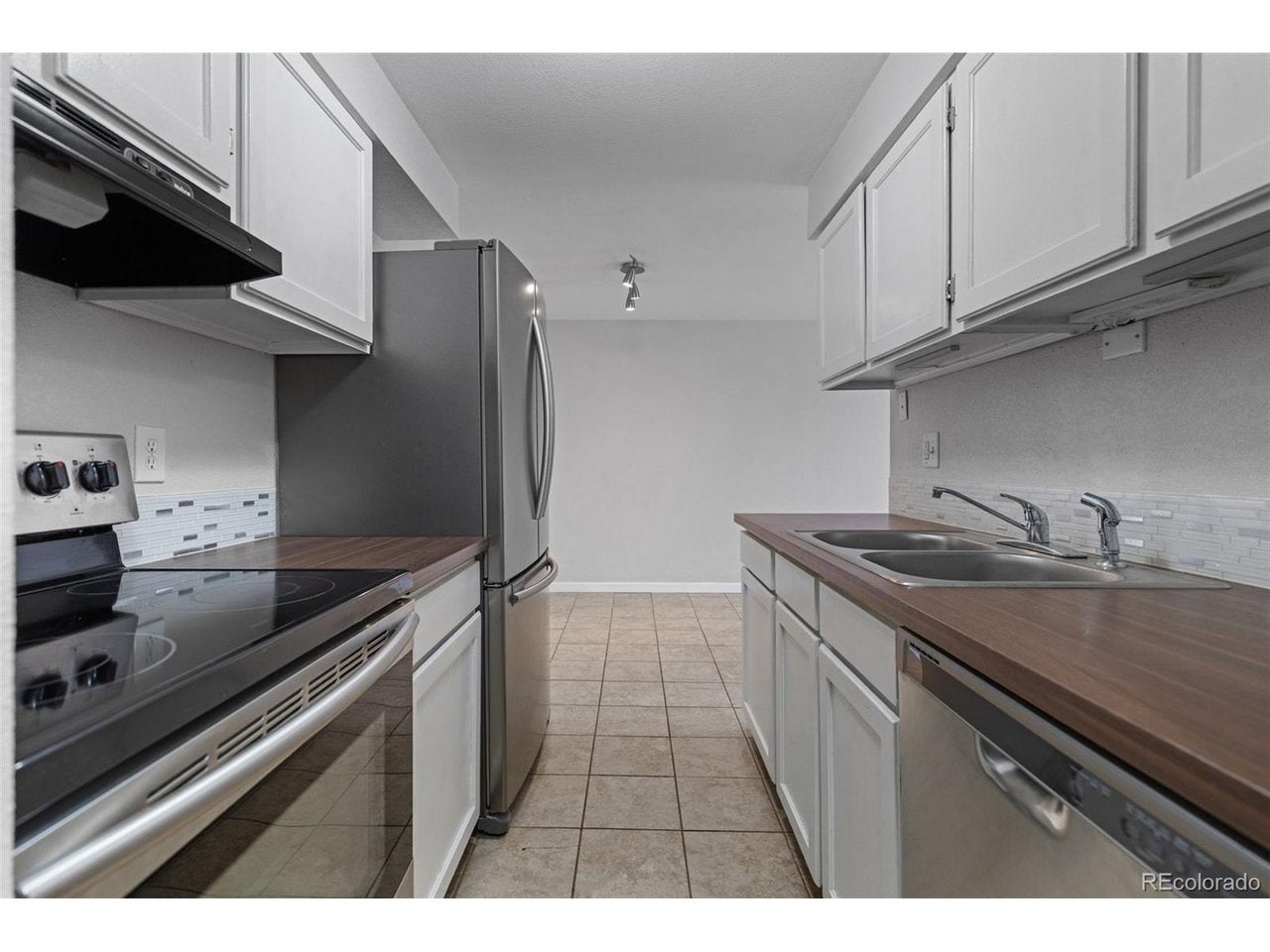 209 E Highline Cir 302 — photo
