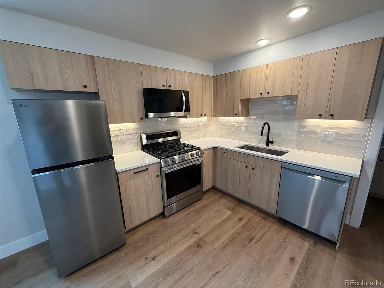 309 Grand Review Dr 303 — photo