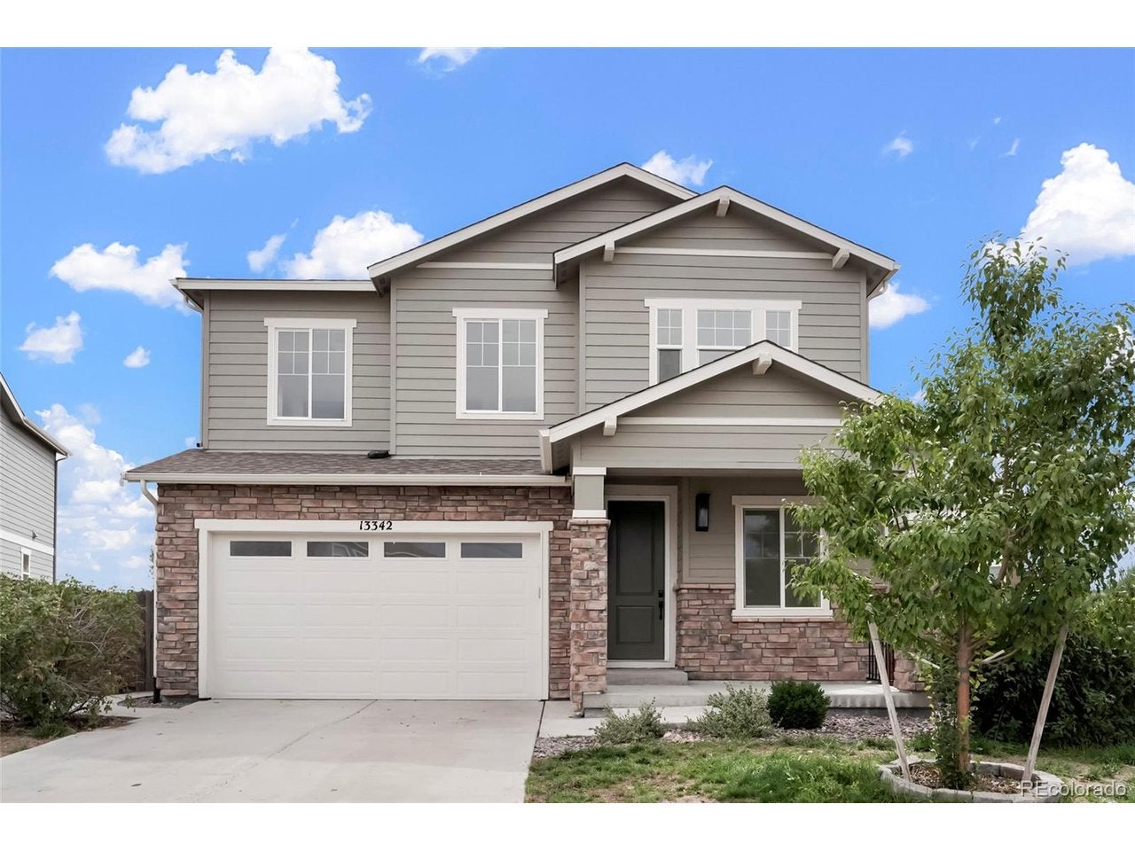 13342 Newport Cir — photo