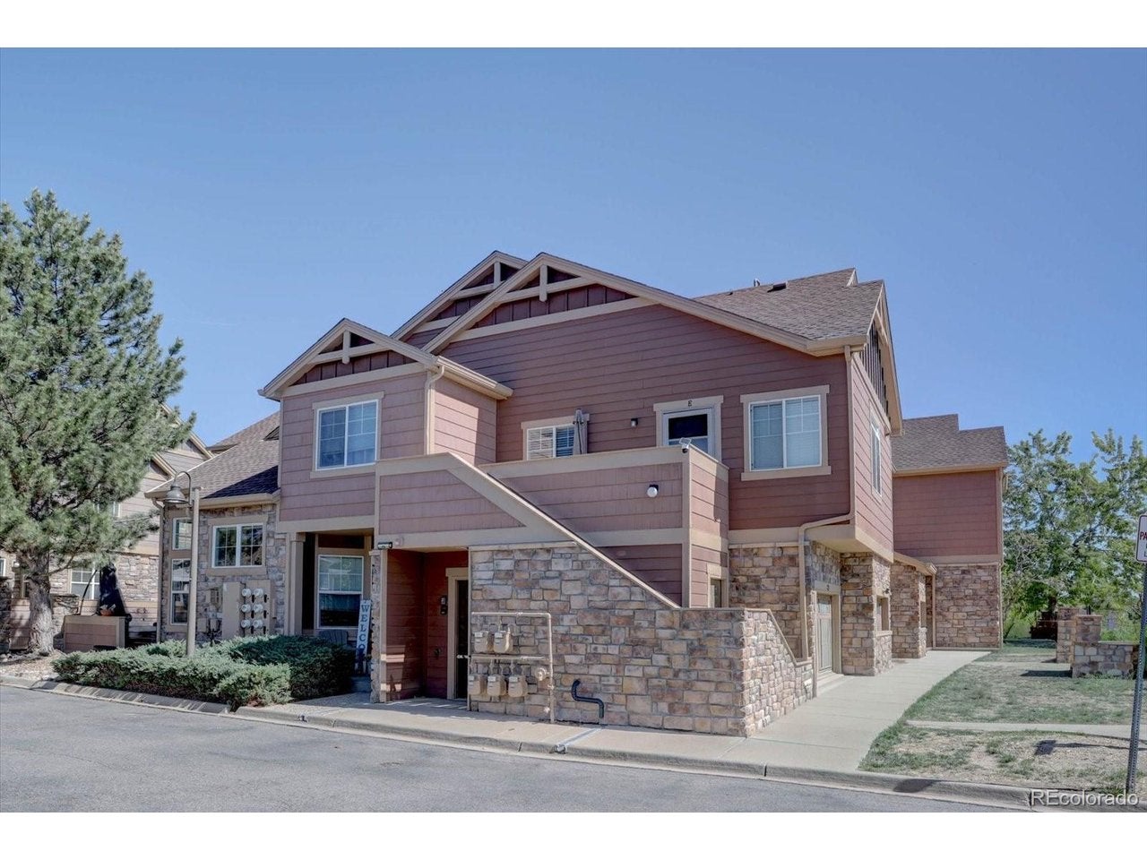 5733 S Addison Ct C — photo