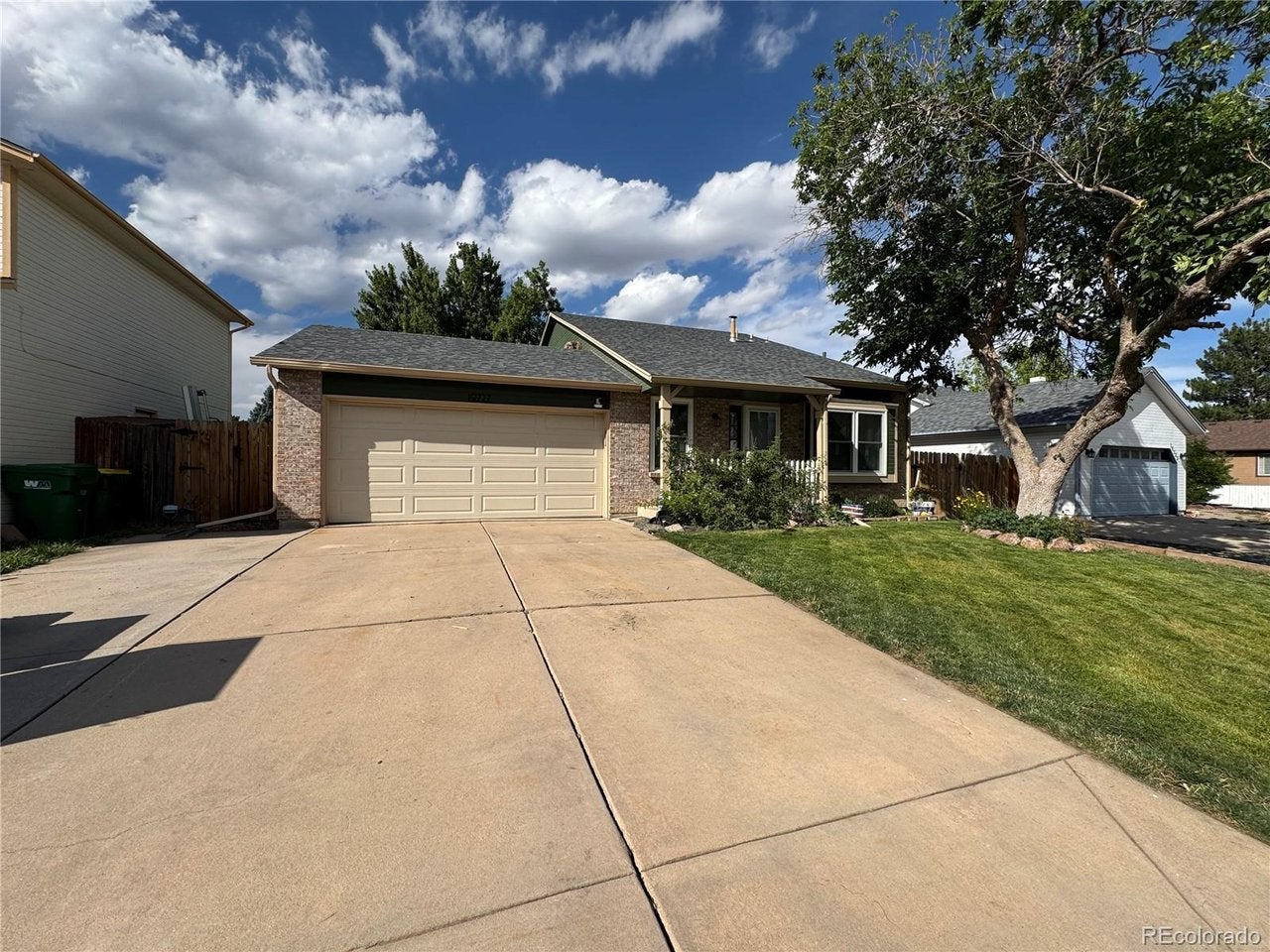 19727 E Oxford Dr — photo
