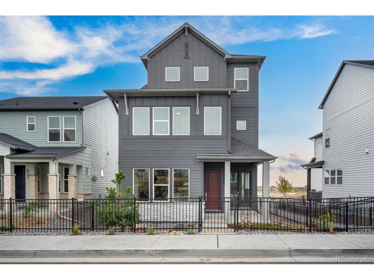 6689 Knapp Dr — photo