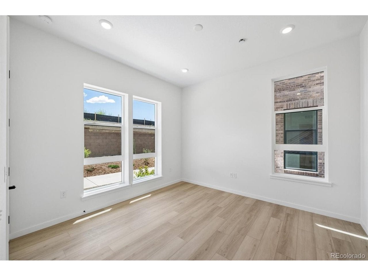 Home in Centennial, CO 80112 — photo 3