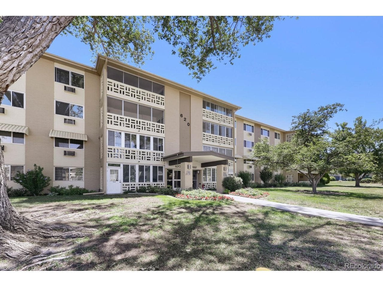 620 S Alton Way 5C — photo