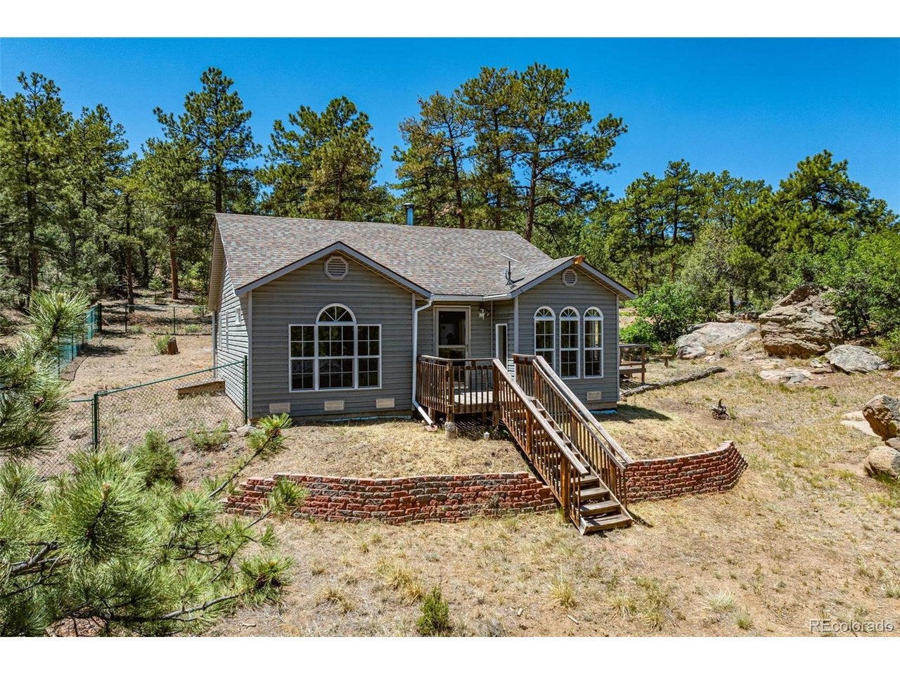 632 Nels Dr — photo