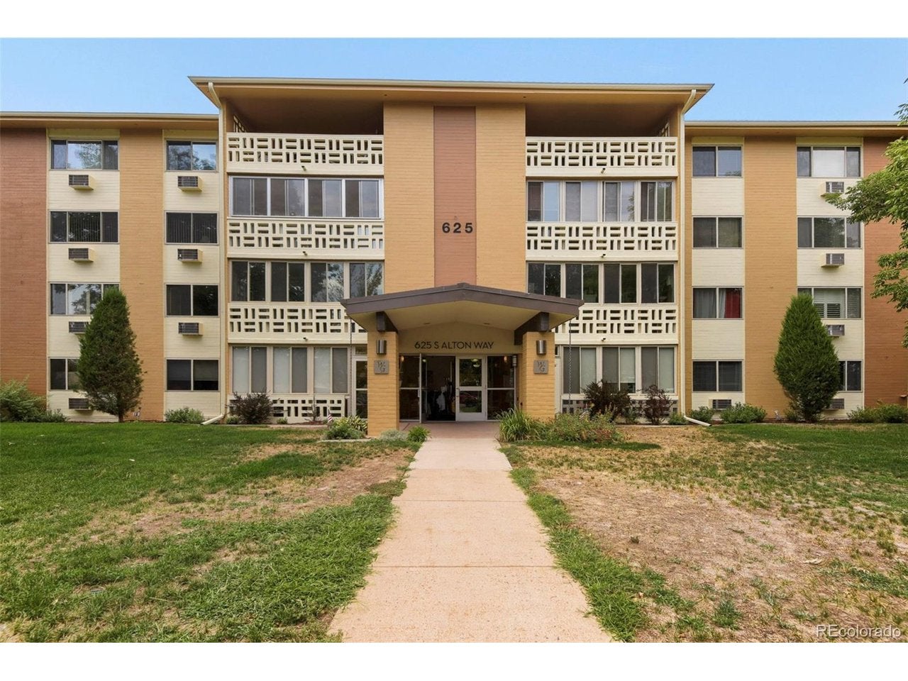 625 S Alton Way 7D — photo