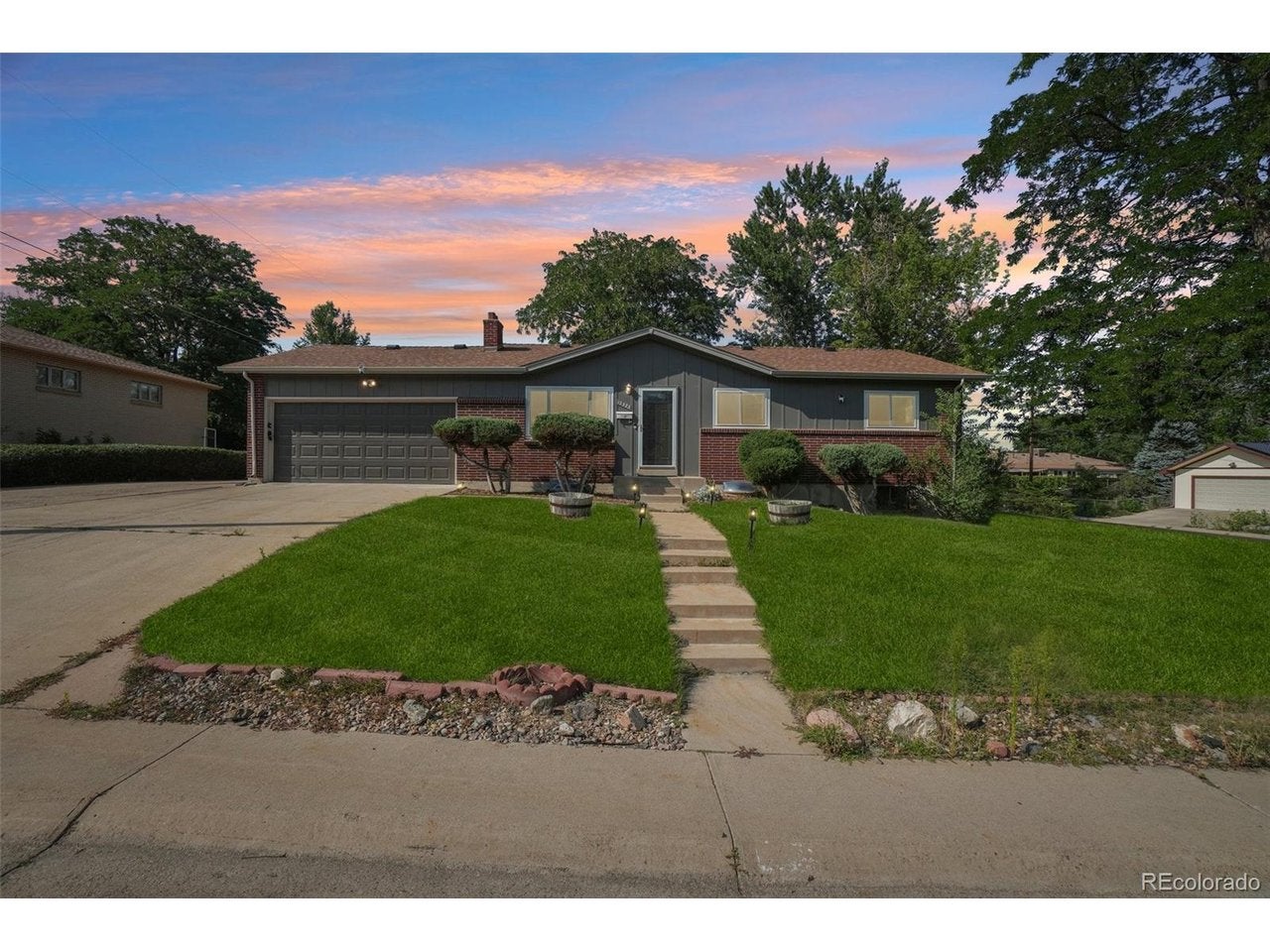 12323 W Connecticut Dr — photo