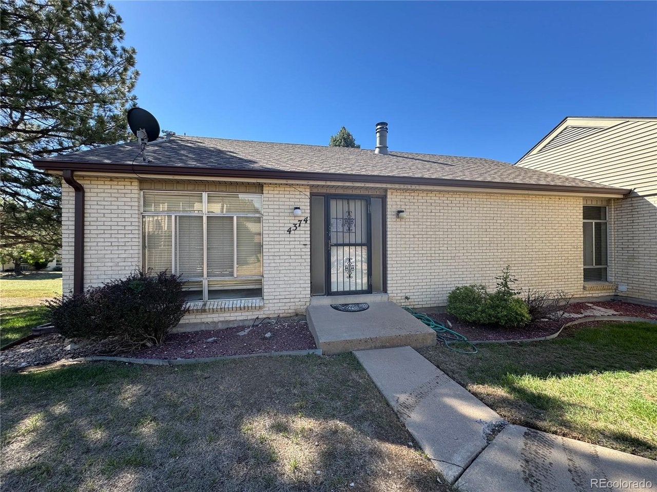 4374 W Pondview Dr — photo